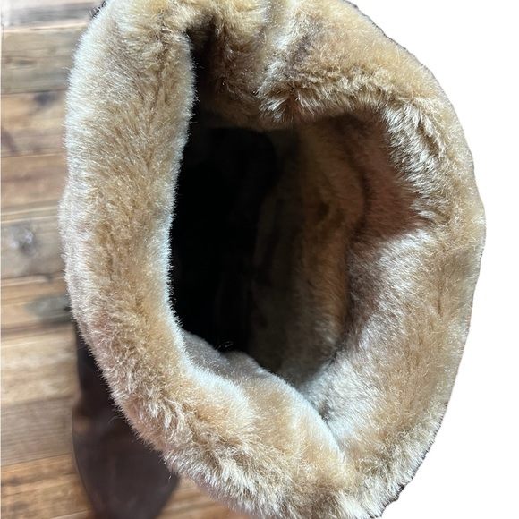 Sabetha Brown Leather Boots with Fur Women’s NWT
Size 11 - Picture 10 of 10
